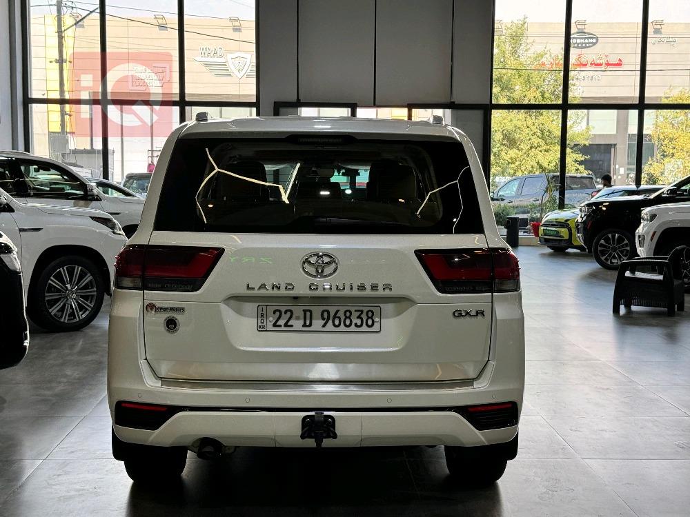 تۆیۆتا لاند کروزەر